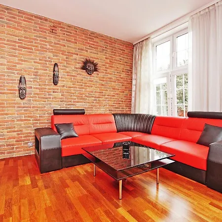 Bayside Maincity Apartment *